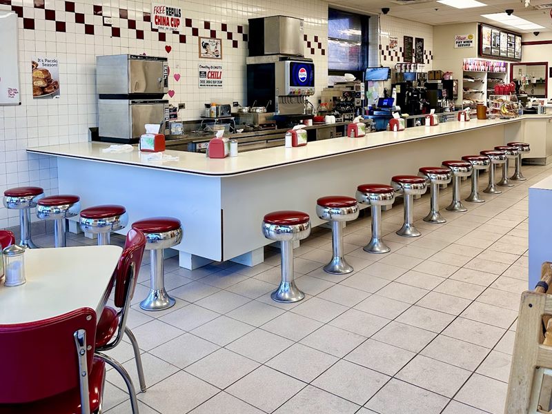 Country Donuts interior